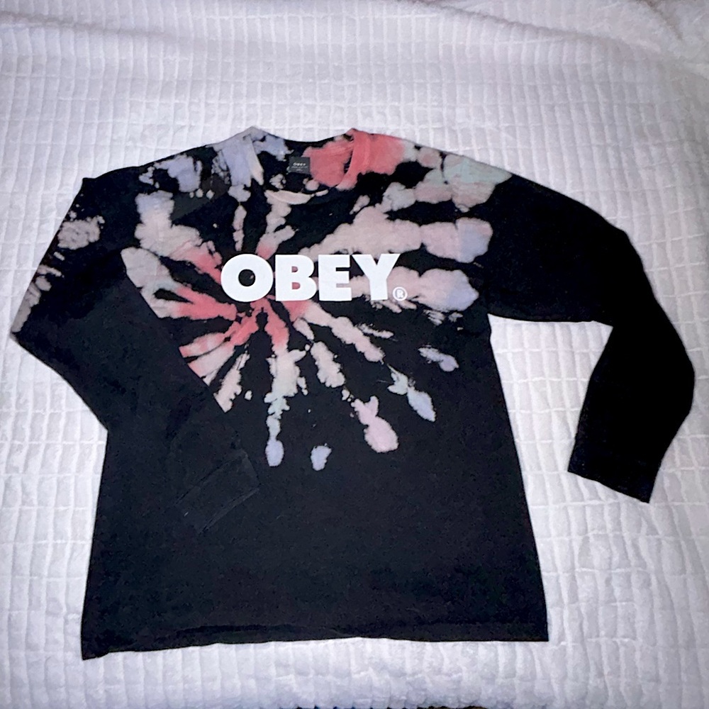 Obey long sleeve Tshirt